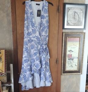 Chic Asymmetrical Blue and White Dress